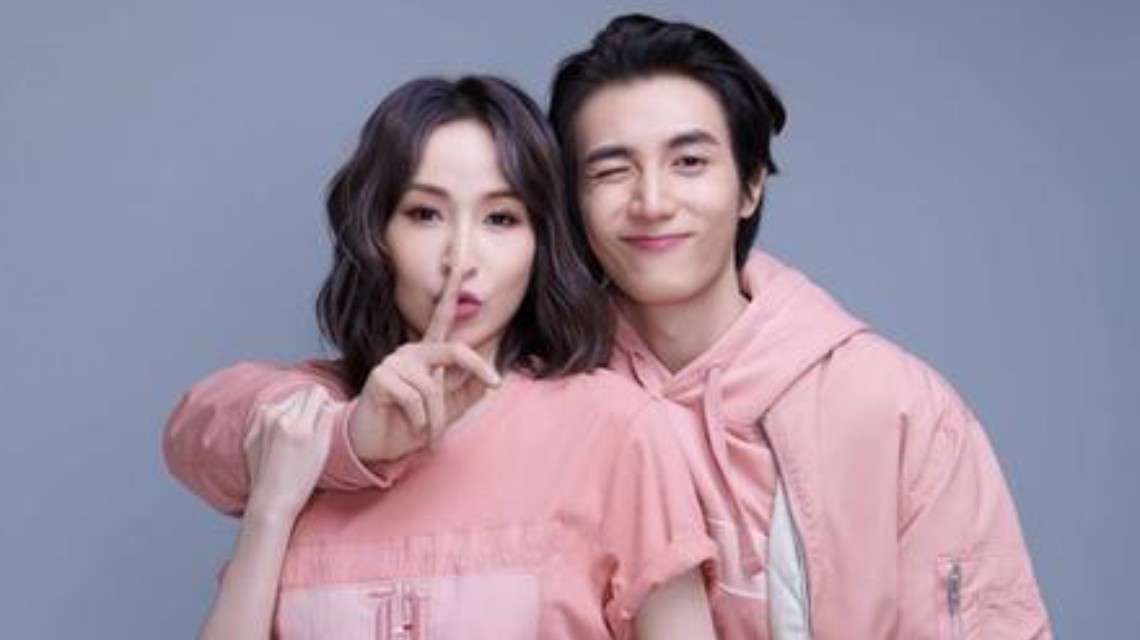 <b>萧亚轩与小16岁男友分手</b>