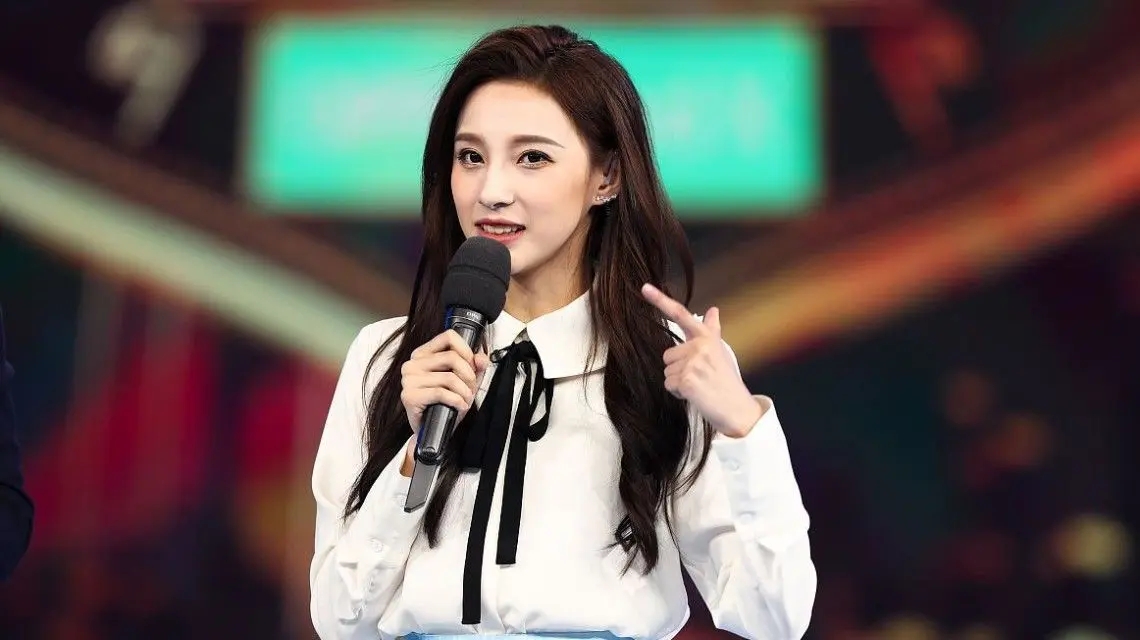 <b>主持人马凡舒好像女团门面</b>