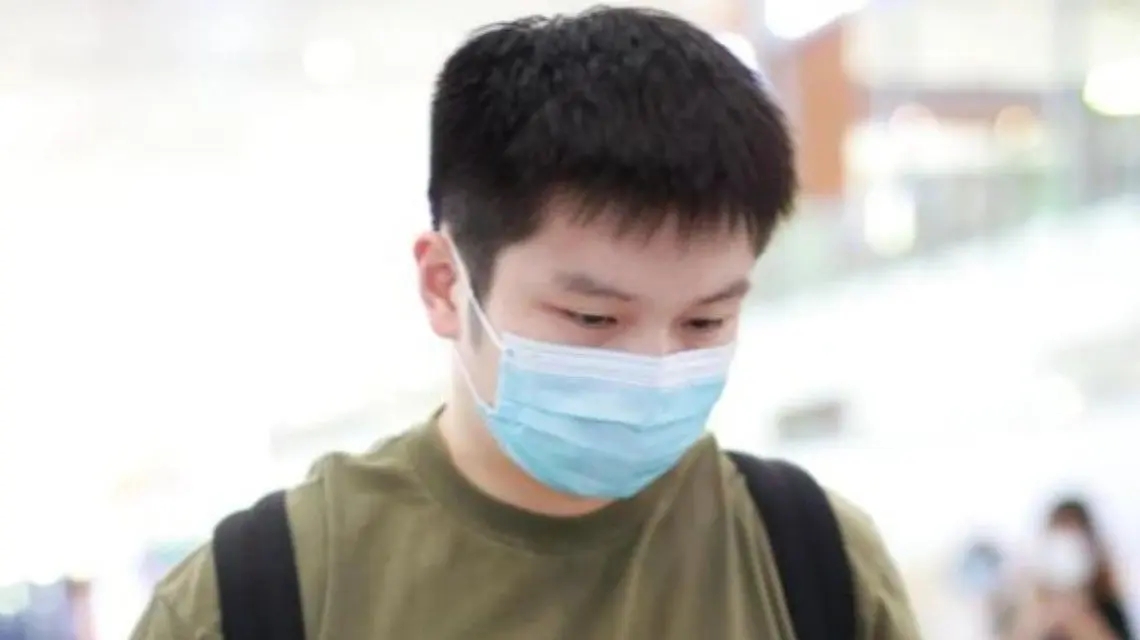 <b>粉丝送机引混乱 樊振东发文回应</b>