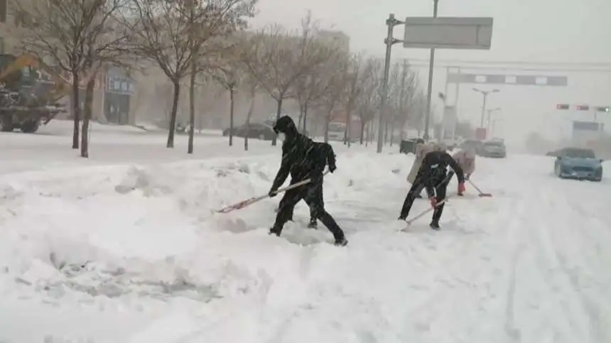 <b>极寒暴风雪冰封通辽</b>