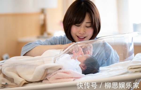 <b>爸爸给孩子取名“清风”，护士失误少写一笔，</b>