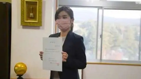 <b>福原爱接受大学聘任当客座副教授</b>