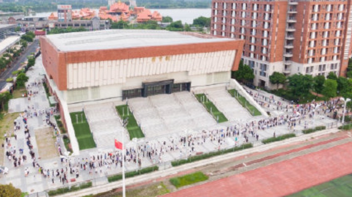 <b>新华学院东莞校区2万师生不得离校做核酸检测</b>
