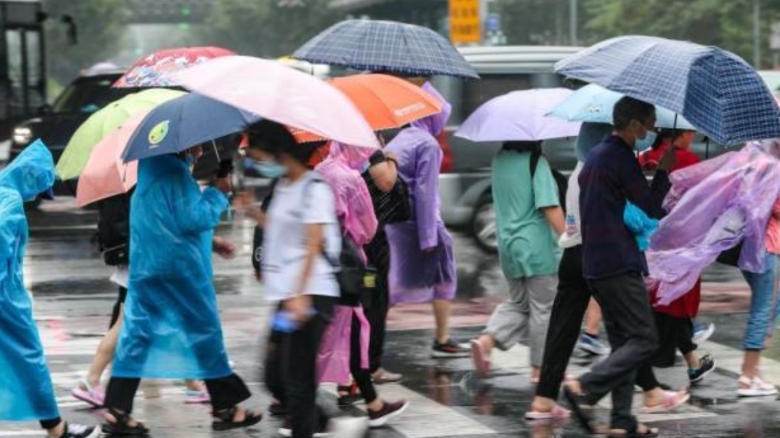 <b>多地降雨量破历史极值</b>