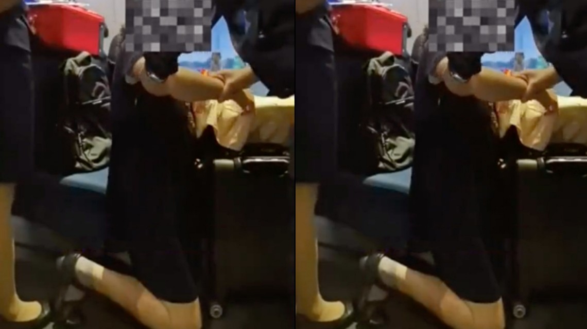 <b>大妈高铁吸烟触发警报下跪求饶</b>