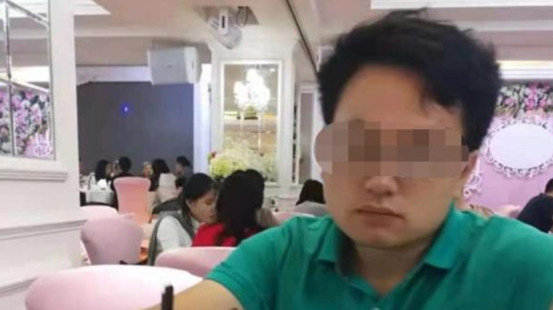 <b>五粮液旗下公司销售员酒后身亡其父亲起诉参与</b>