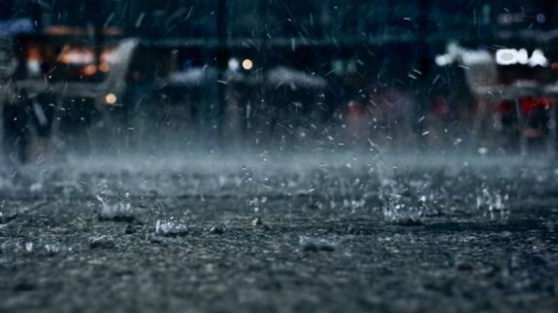 <b>河北应对强降雨天气 停止一切线下教学</b>