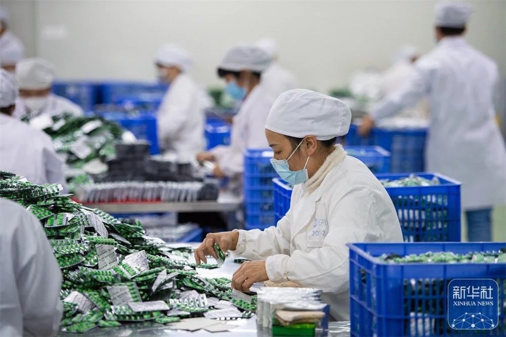 <b>药企开足马力生产 加大药品供应</b>