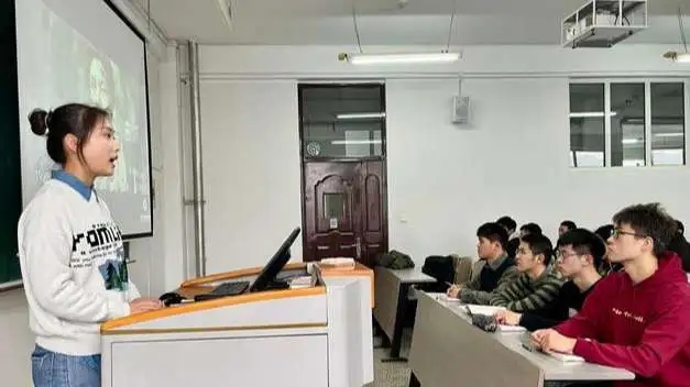 <b>00后这样学习六中全会精神</b>