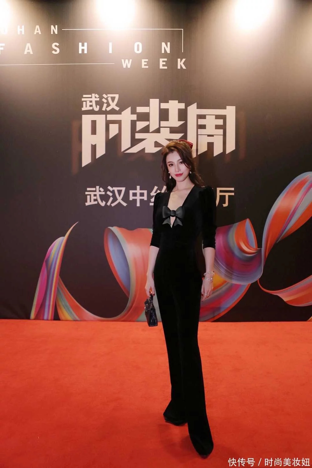 <b>刘翔前妻170身材好惊艳，黑色连体裤穿出超模范</b>