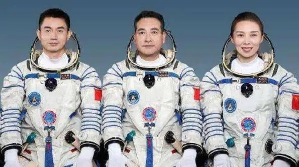 神十三航天员即将在太空迎接新年