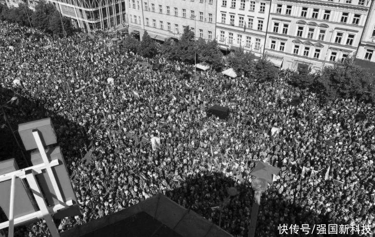 <b>德国反美情绪被点燃，德国民众要求美国“滚回</b>