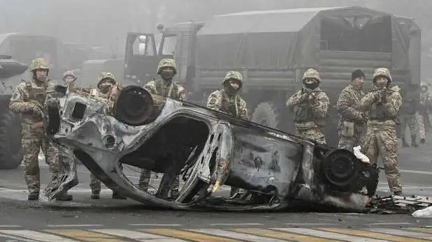 <b>在阿拉木图中国人:枪声爆炸声交织</b>