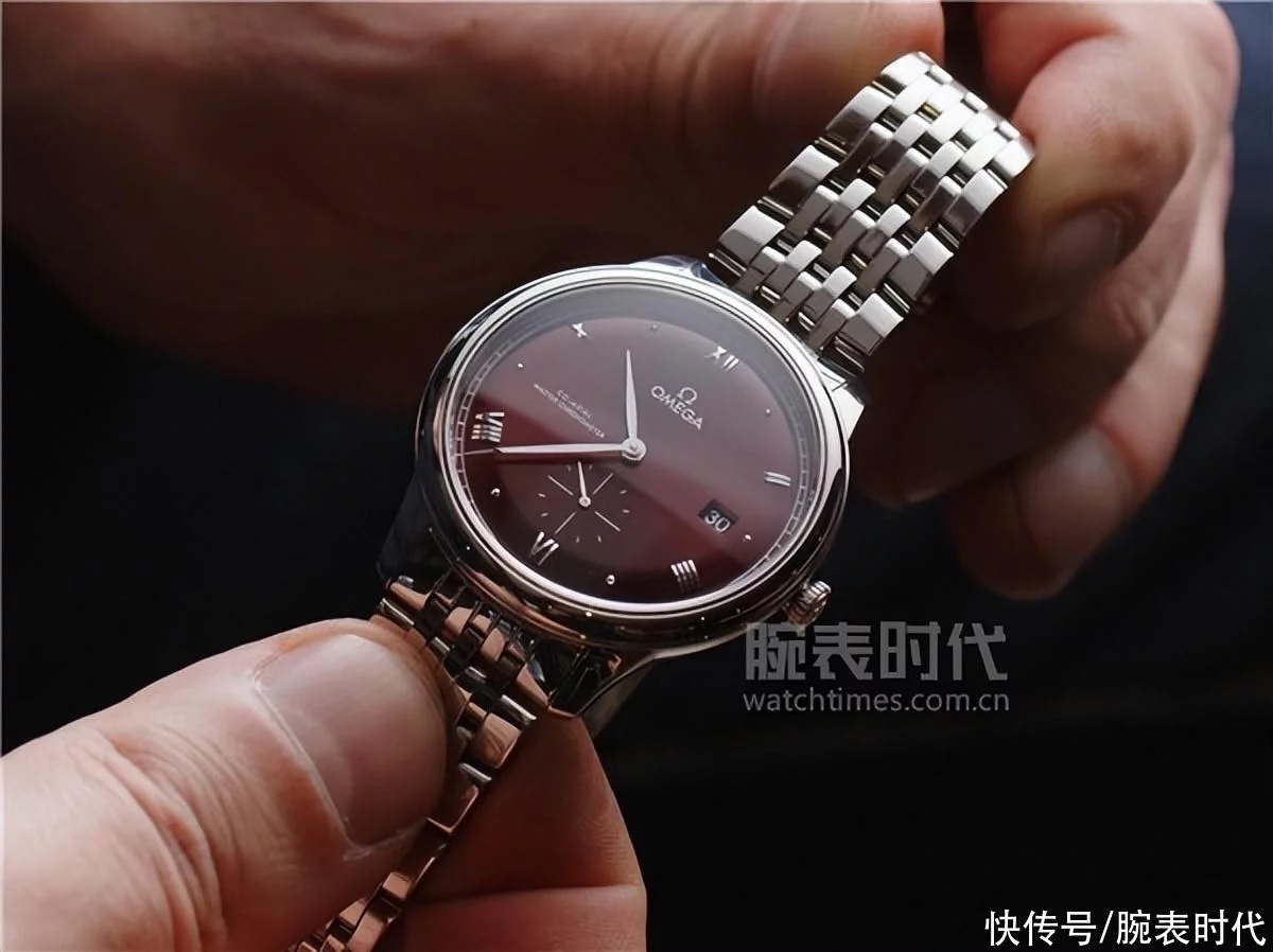 <b>适合过年戴的欧米茄碟飞腕表，公价4万</b>