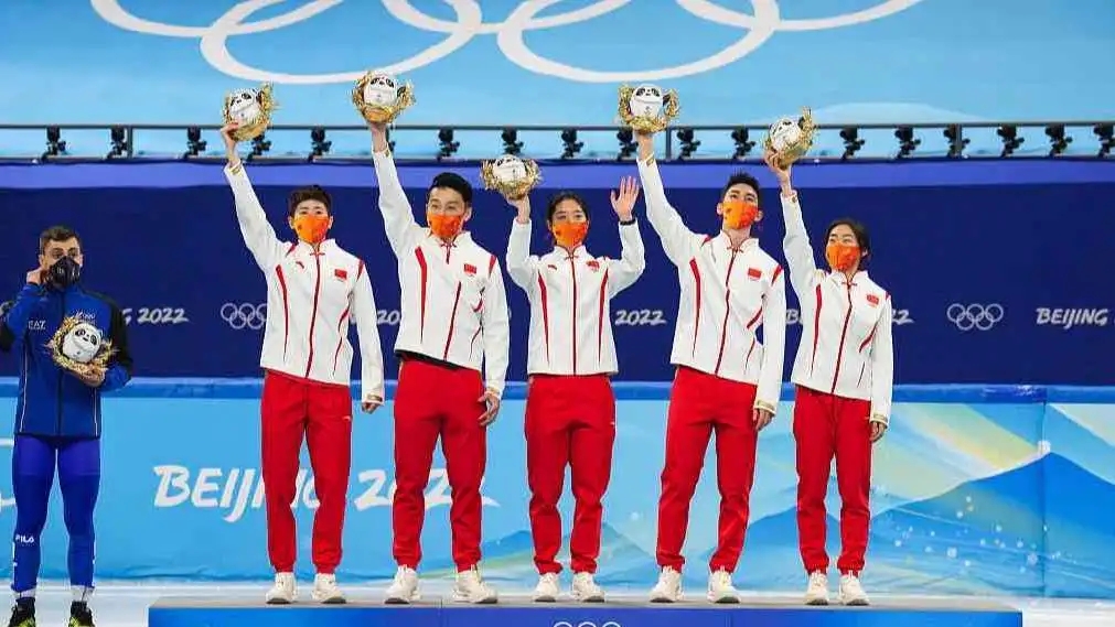 <b>中国首金!短道混合接力中国队夺冠</b>