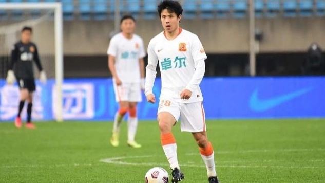 <b>武汉队高层回应蒿俊闵发帖讨薪</b>