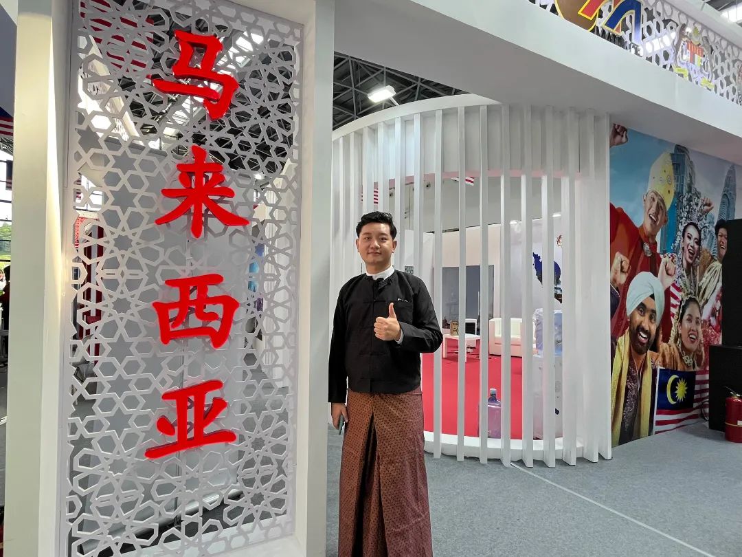 <b>外国小哥化身“导游”带你打卡东博会</b>