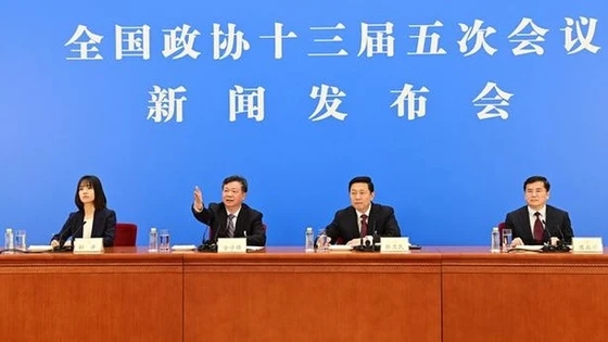 <b>两会今日看点:政协首场新闻发布会</b>