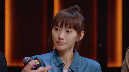 闫妮女儿穿吊带热舞，露小蛮腰秀热辣身材，脖子鼓起被疑健康问题