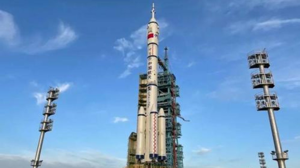 <b>神舟十二号将送3名航天员上太空</b>
